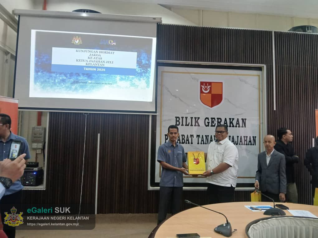 kunjungan-hormat-jakoa-negeri-kelantan-dan-terengganu-ke-pejabat-tanah-dan-jajahan-jeli-2.jpg