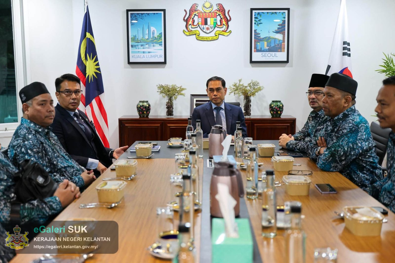 dato-timbalan-menteri-besar-kelantan-bersama-delegasi-kerajaan-negeri-kelantan-telah-mengadakan-kunjungan-hormat-ke-kedutaan-besar-malaysia-di-seoul-republik-korea-10.jpg