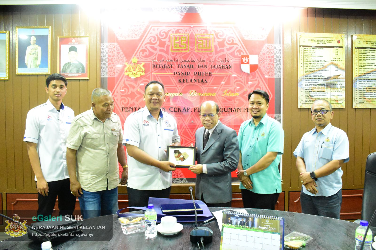kunjungan-hormat-felcra-berhad-negeri-kelantan-kepada-tuan-ketua-jajahan-pasir-puteh-14.JPG