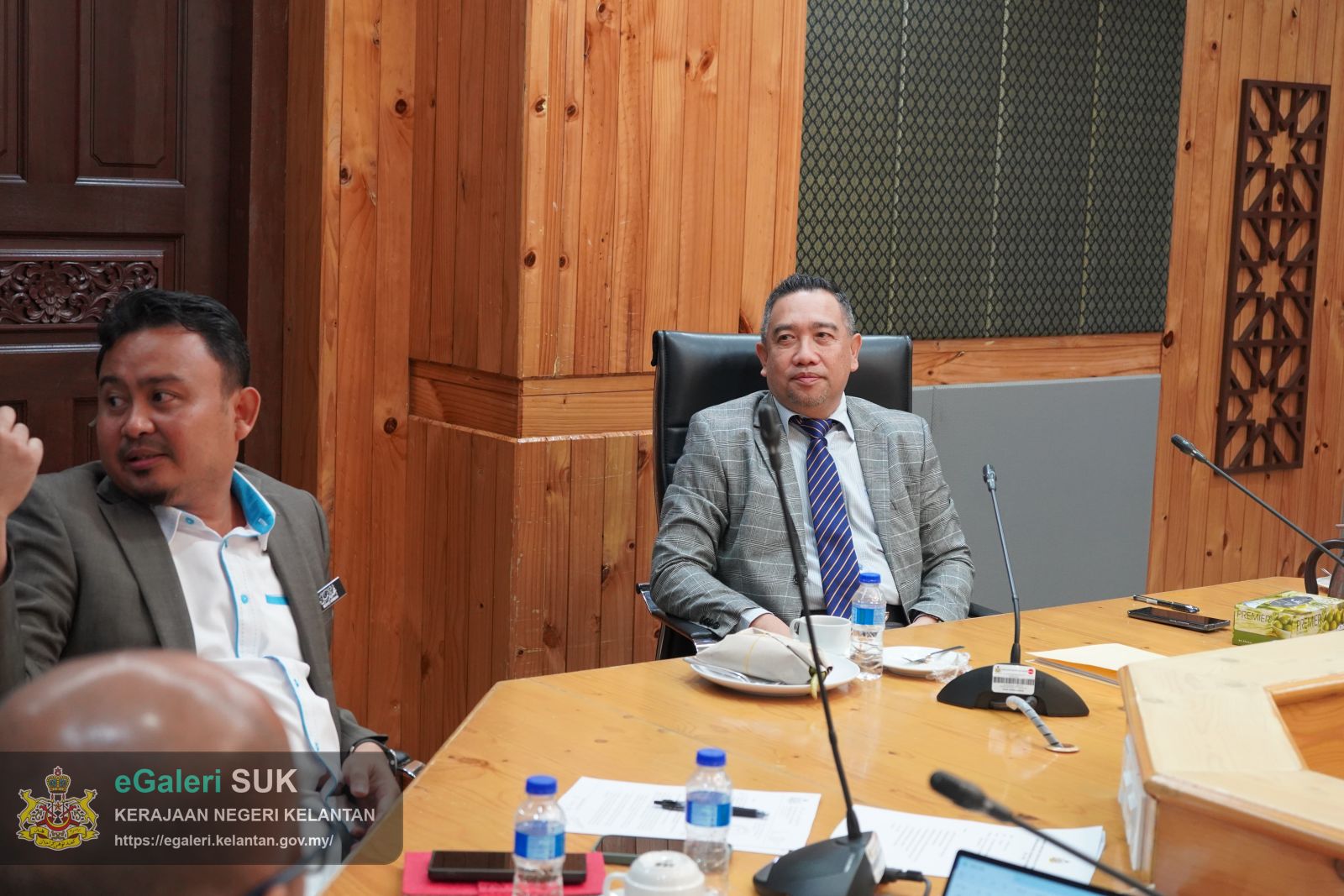 mesyuarat-khas-hala-tuju-pembangunan-sistem-maklumat-geografi-(gis)-negeri-kelantan-bil.1/2025-1.JPG