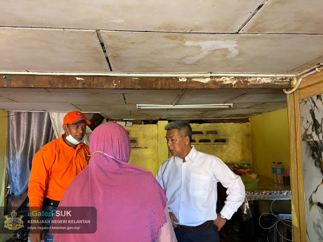 gotong-royong-pembersihan-sisa-bencana-kebakaran-di-kampung-gok-kapur-kota-bharu-kelantan-10.jpeg