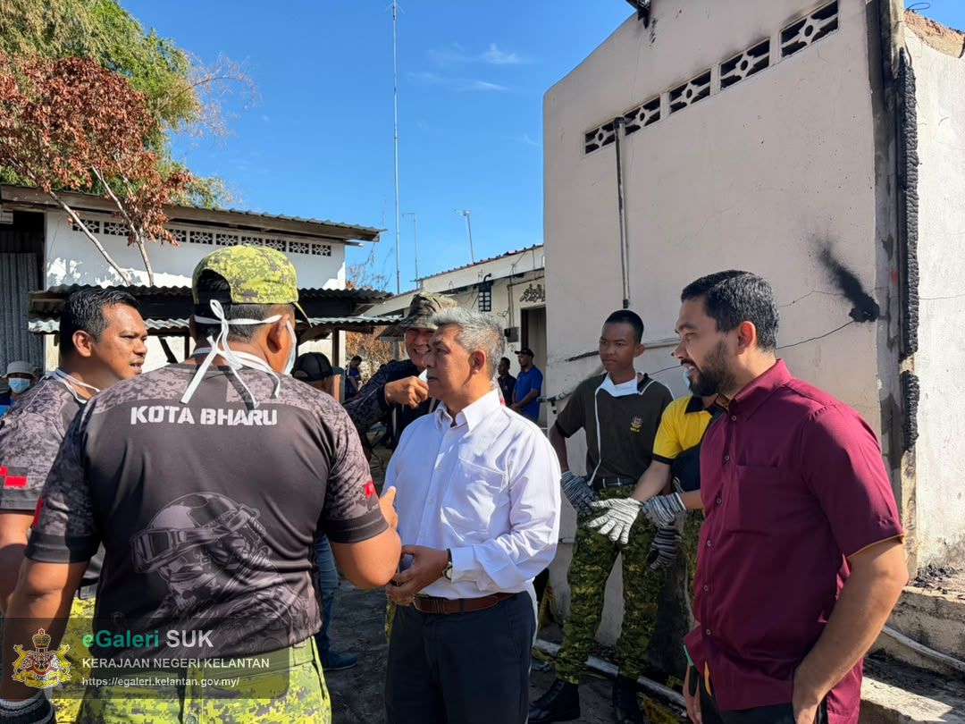 gotong-royong-pembersihan-sisa-bencana-kebakaran-di-kampung-gok-kapur-kota-bharu-kelantan-33.jpeg
