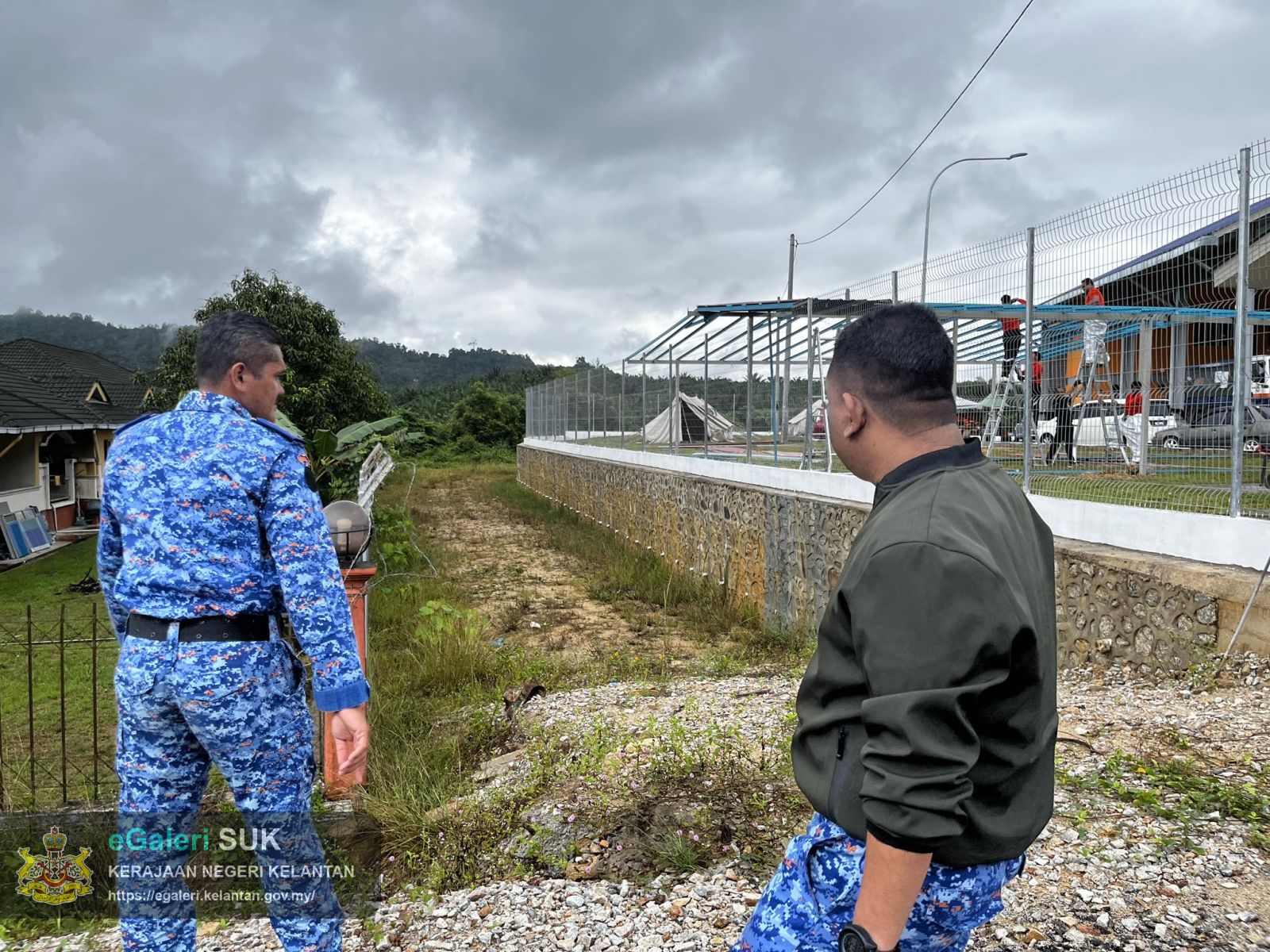 lawatan-pengarah-bahagian-bencana-negeri-kelantan-ke-tapak-cadangan-pusat-pemindahan-sementara-(pps)-kekal-daerah-kuala-krai-4.jpg
