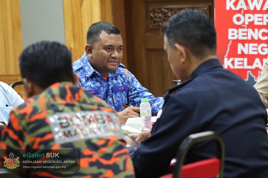 mesyuarat-operasi-banjir-dipengerusikan-ketua-pengarah-nadma-bilik-mesyuarat-pkob-suk-kelantan-15.jpg