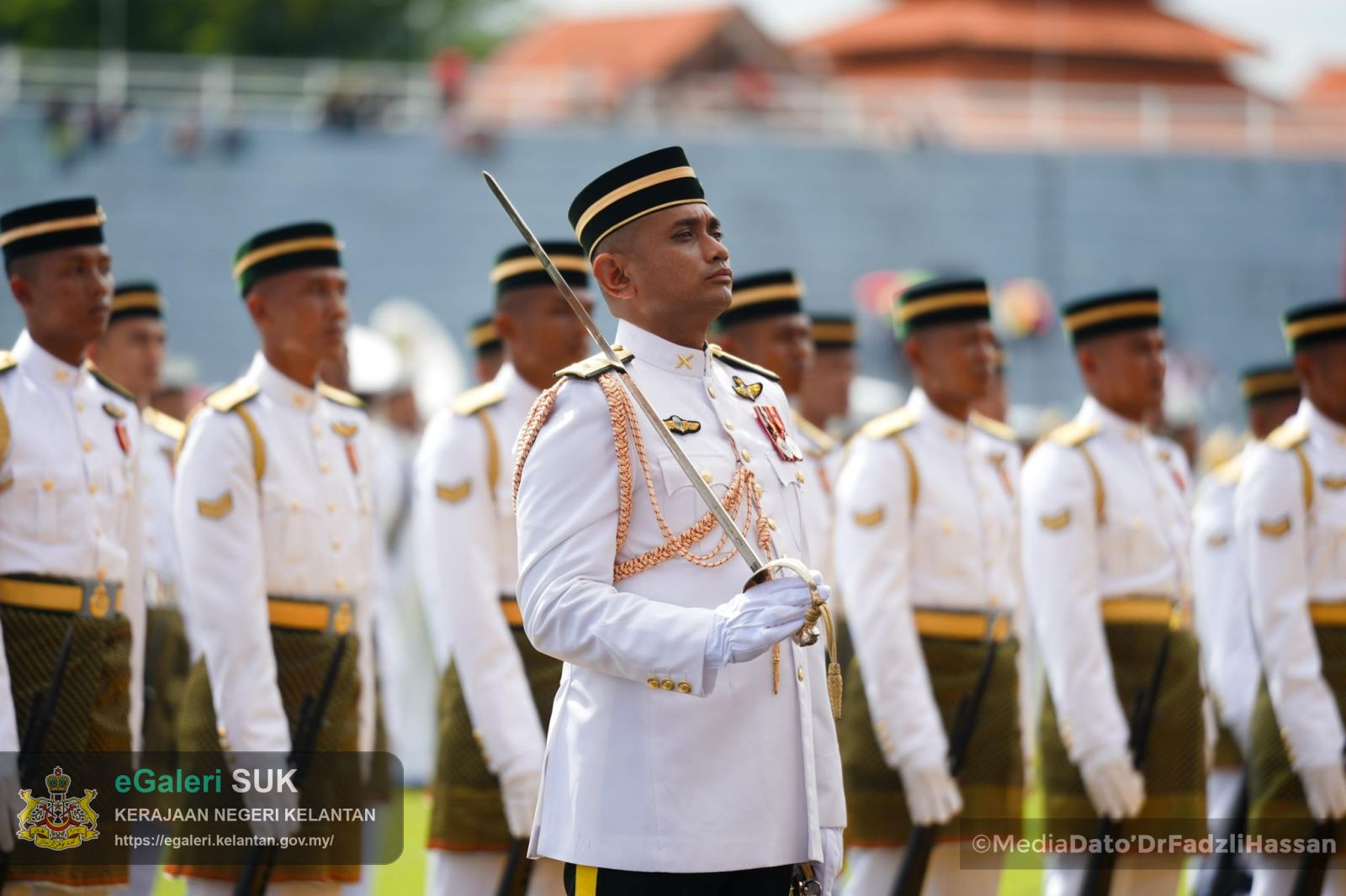 istiadat-perbarisan-kehormat-dan-istiadat-pengurniaan-kehormatan-kebesaran-negeri-kelantan-sempena-sambutan-perayaan-ulang-tahun-hari-keputeraan-kdymm-sultan-muhammad-v-yang-ke56-tahun-2025-9.jpg