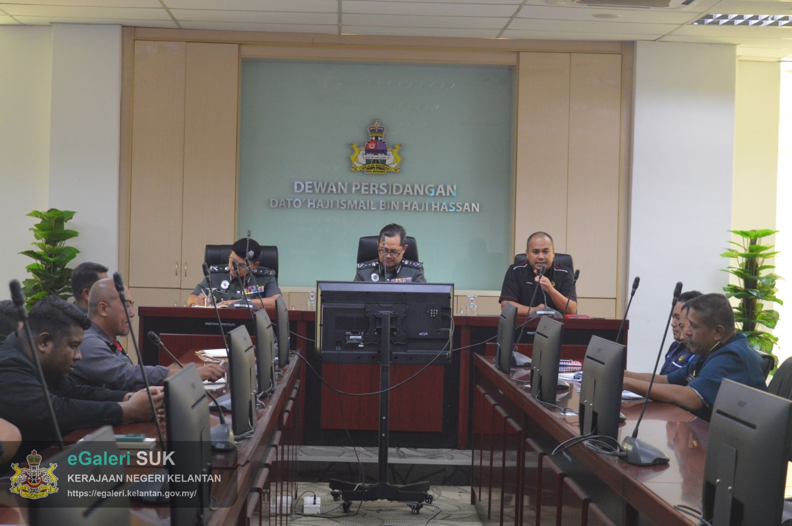 kunjungan-hormat-pengarah-ssm-ke-majlis-daerah-gua-musang-4.jpg