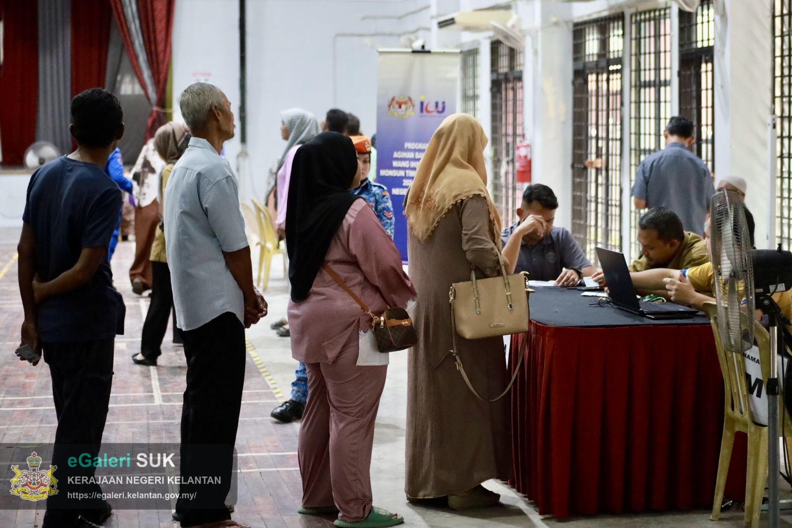 program-agihan-bantuan-wang-ihsan-bwi-kepada-kir-yang-berpindah-ke-pps-disebabkan-bencana-banjir-timur-lautmtl-bagi-jajahan-pasir-putehmachang-dan-bachok-16.JPG