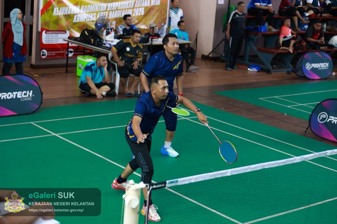 kejohanan-badminton-kompleks-kota-darulnaim-9.jpeg