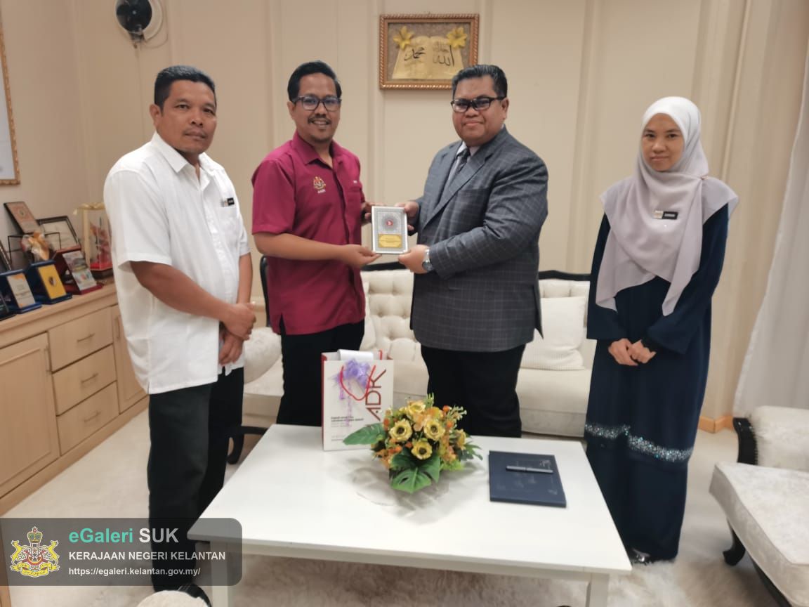 kunjungan-hormat-agensi-anti-dadah-kebangsaan-aadk-daerah-jeli-ke-pejabat-tanah-dan-jajahan-jeli-1.jpg