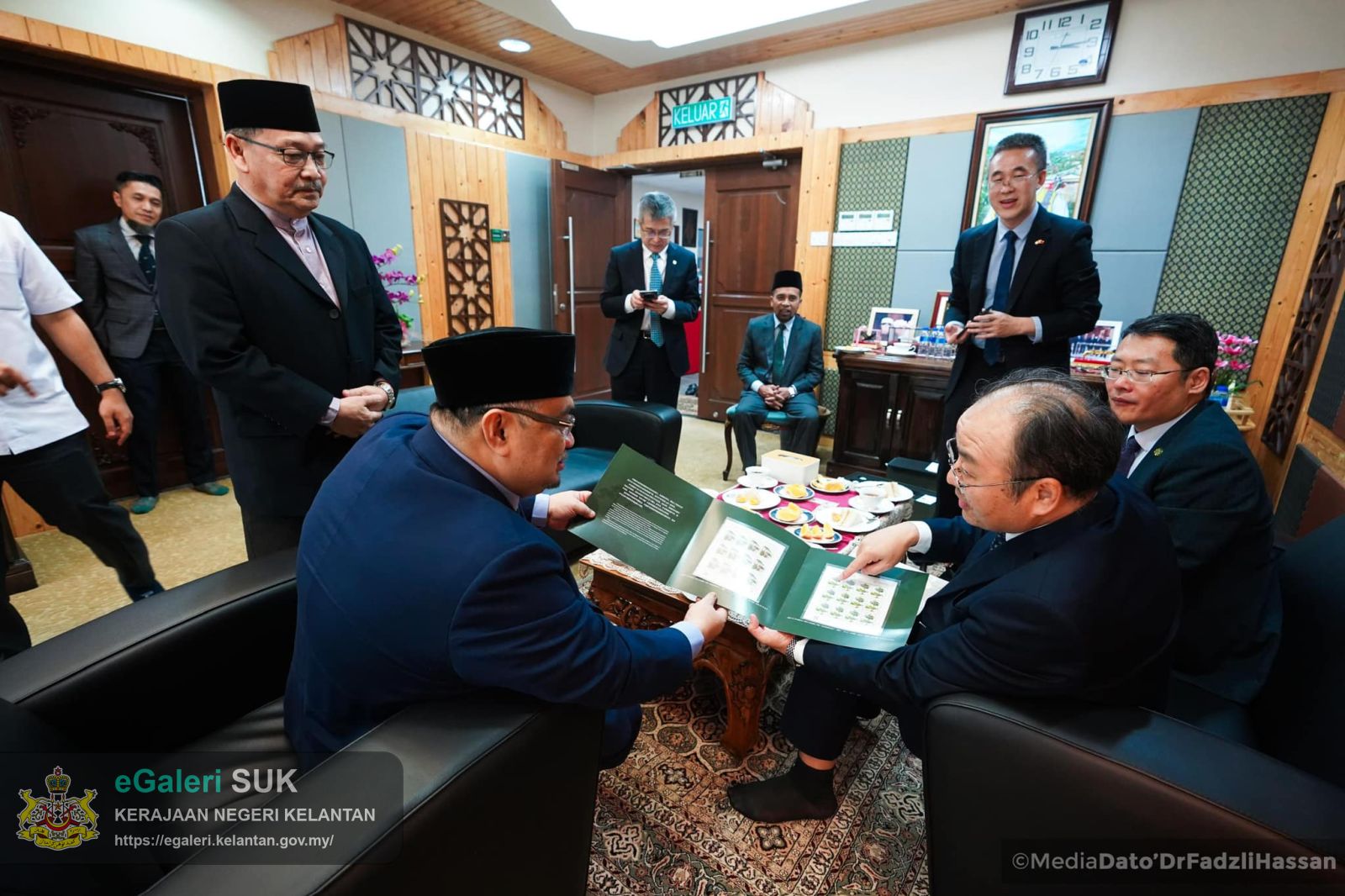 kunjungan-hormat-daripada-tyt-ouyang-yujing-duta-besar-china-ke-malaysia-11.jpg