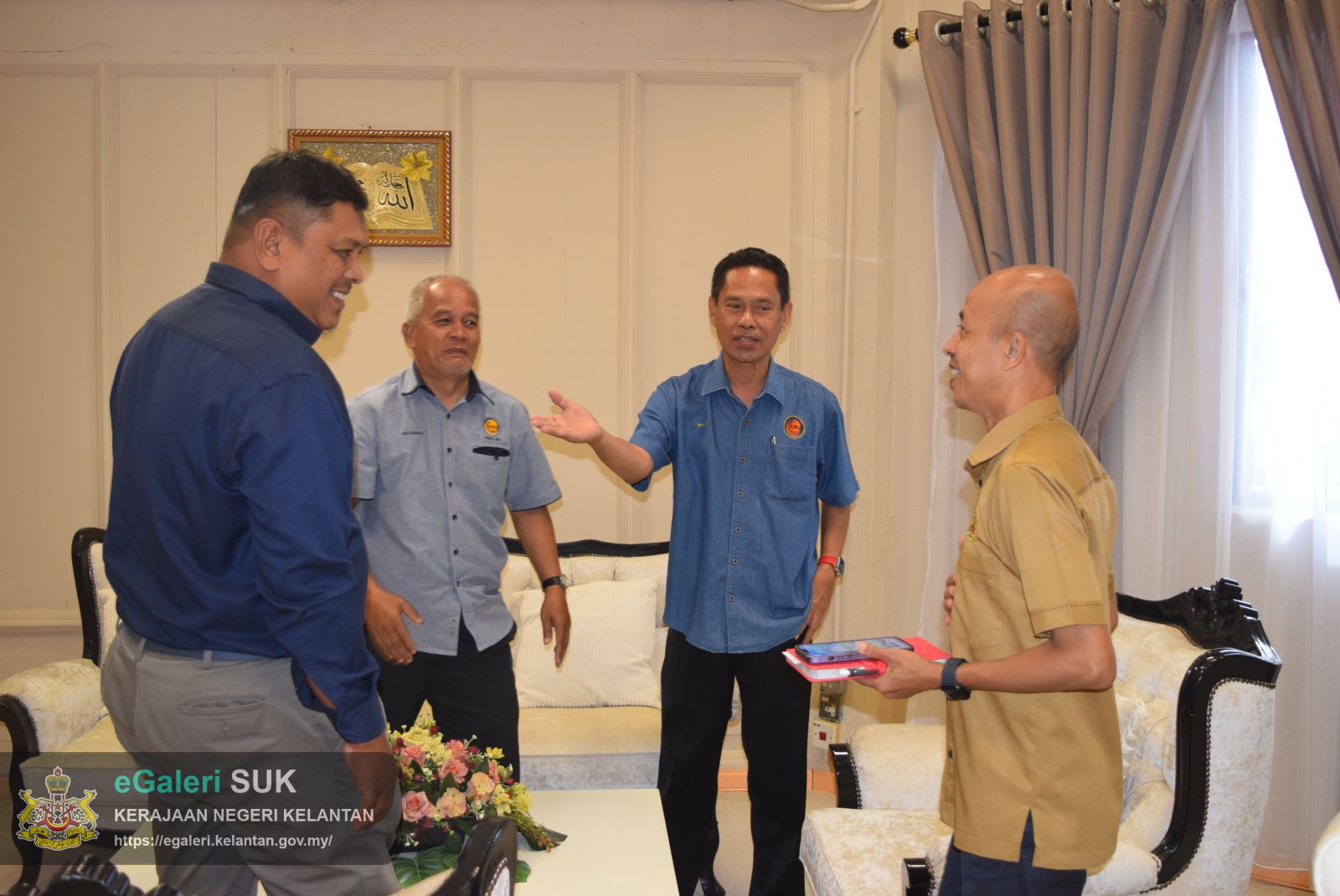 kunjungan-hormat-pegawai-belia-dan-sukan-daerah-jeli-ke-pejabat-tanah-dan-jajahan-jeli-1.JPG