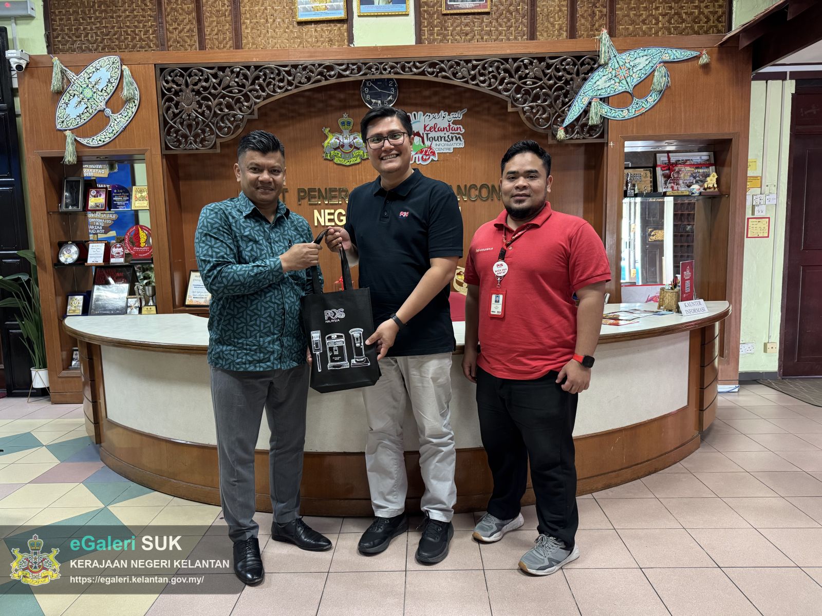 kunjungan-hormat-wakil-pos-malaysia-1.jpg