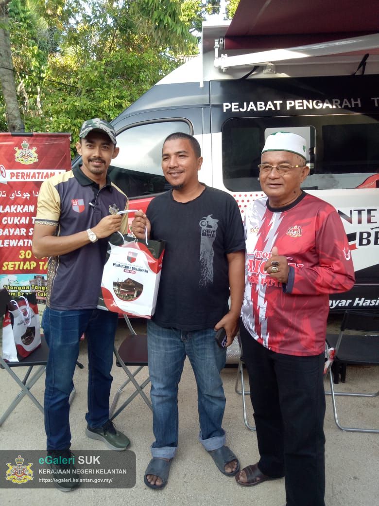 kutipan-hasil-luar-pasar-pendekar-guntong-padang-pak-amat-2.jpeg