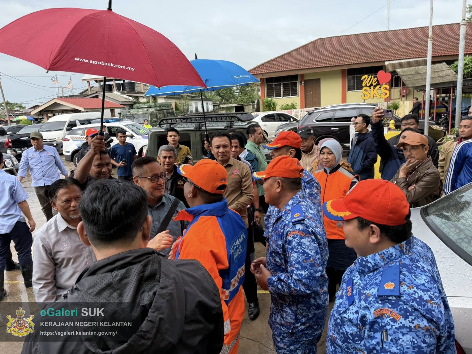 lawatan-ybm-tengku-kaya-perkasa,-dato'-suk-kelantan-ke-pusat-pemindahan-sabak-4.jpg