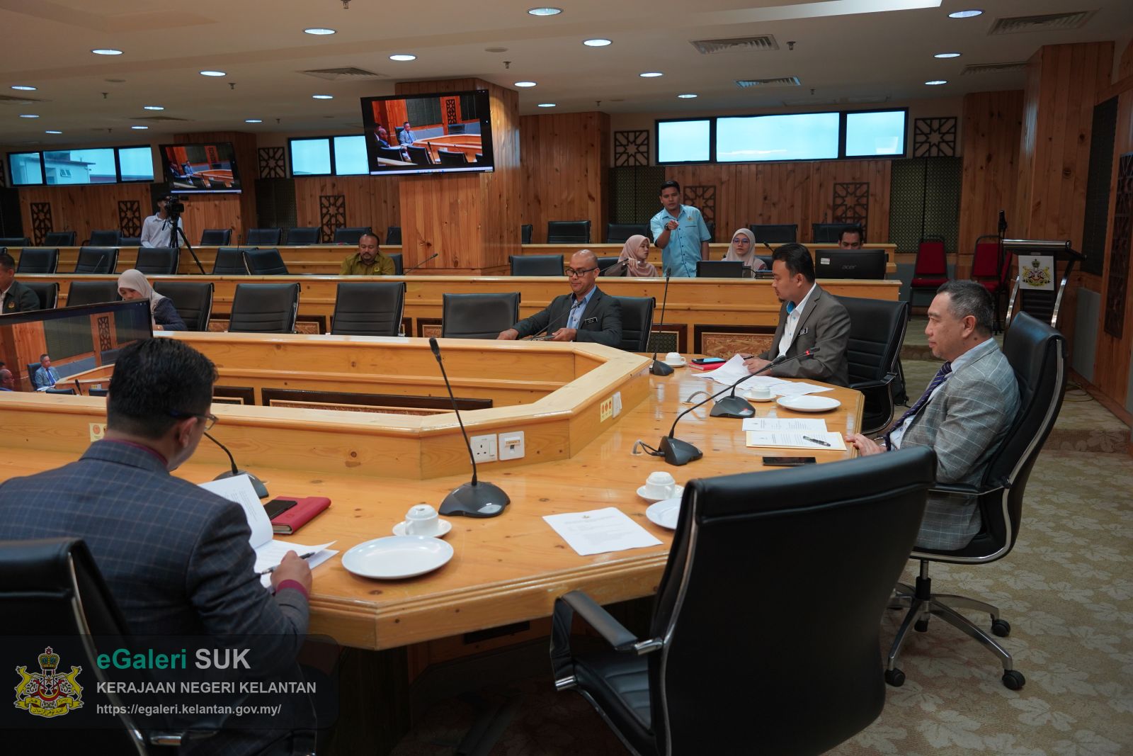 mesyuarat-khas-hala-tuju-pembangunan-sistem-maklumat-geografi-(gis)-negeri-kelantan-bil.1/2025-2.JPG