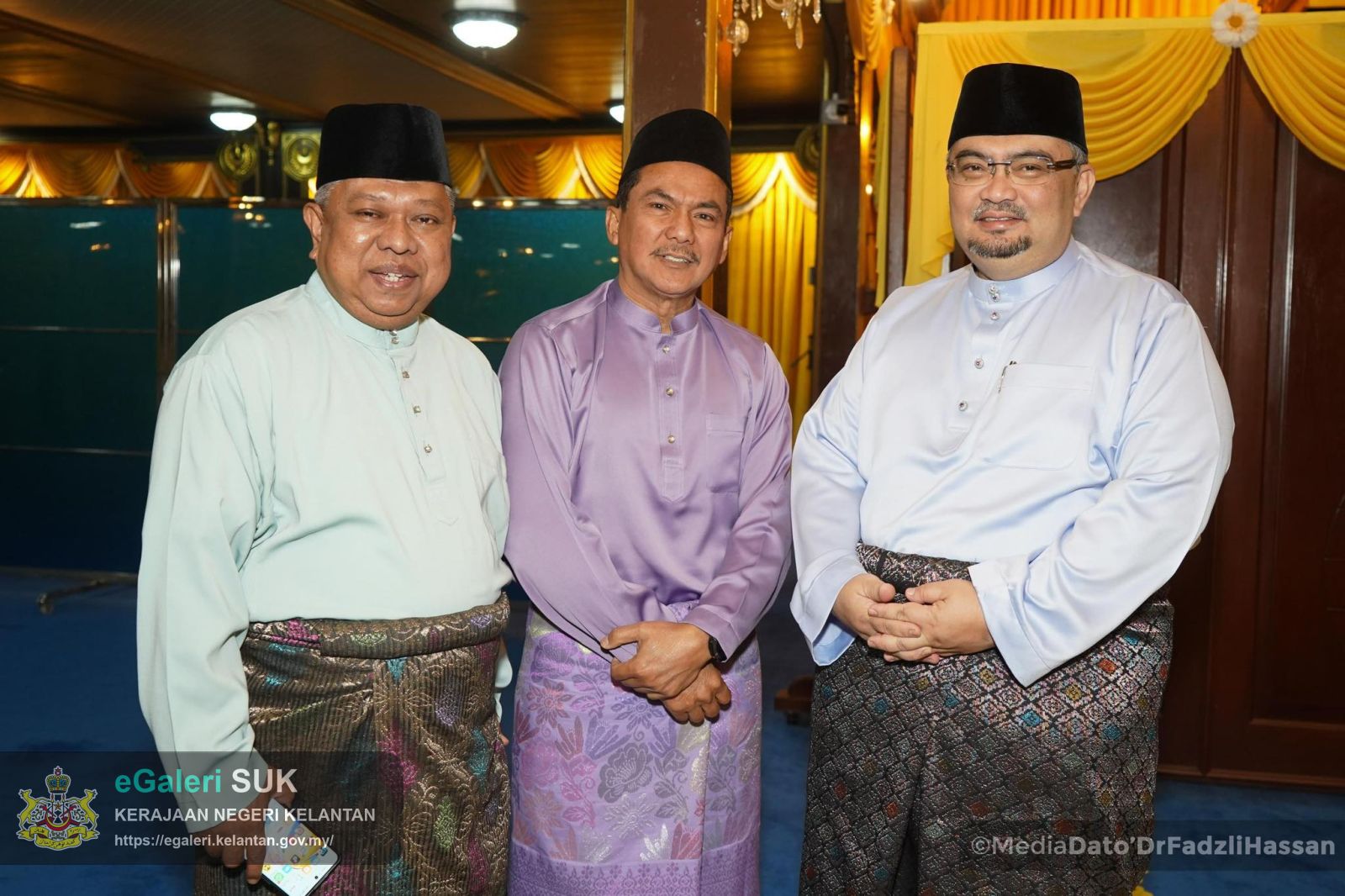 majlis-berbuka-puasa-kebawah-duli-yang-maha-mulia-sultan-muhammad-v-dan-yang-teramat-mulia-tengku-mahkota-kelantan-bersama-rakyat-jelata-serta-pengurniaan-zakat-2.jpg