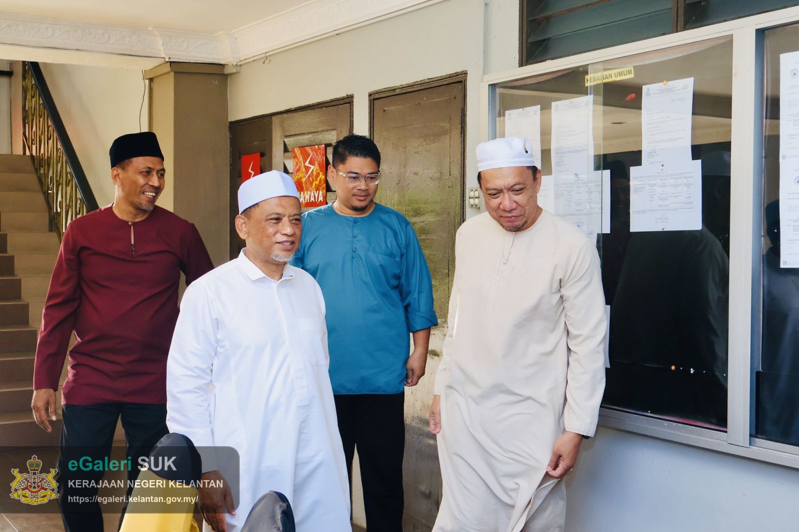 majlis-iftar-jamaie-dan-solat-maghrib-serta-penyampaian-sumbangan-raya-pejabat-tanah-dan-jajahan-kota-bharu-18.jpg