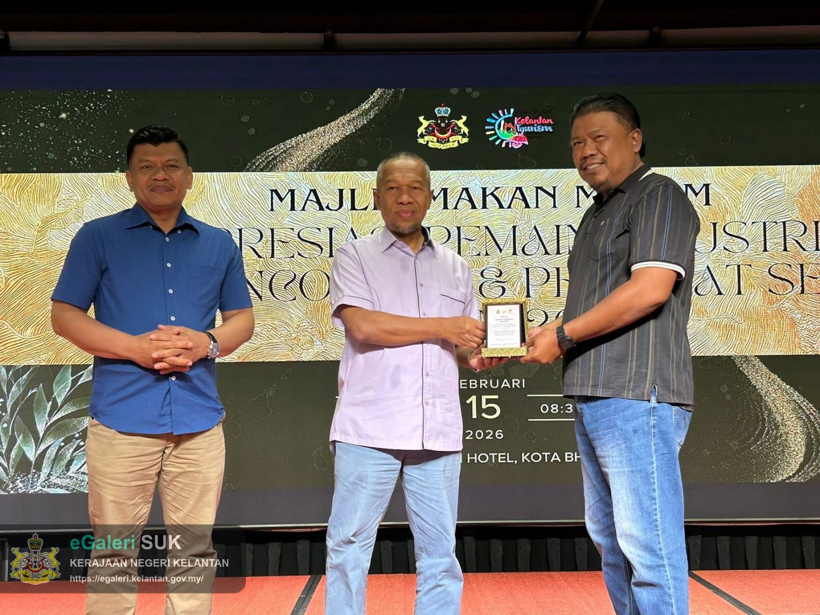 majlis-makan-malam-apresiasi-pemain-industri-pelancongan-penggiat-seni-tahun-2025-14.JPG