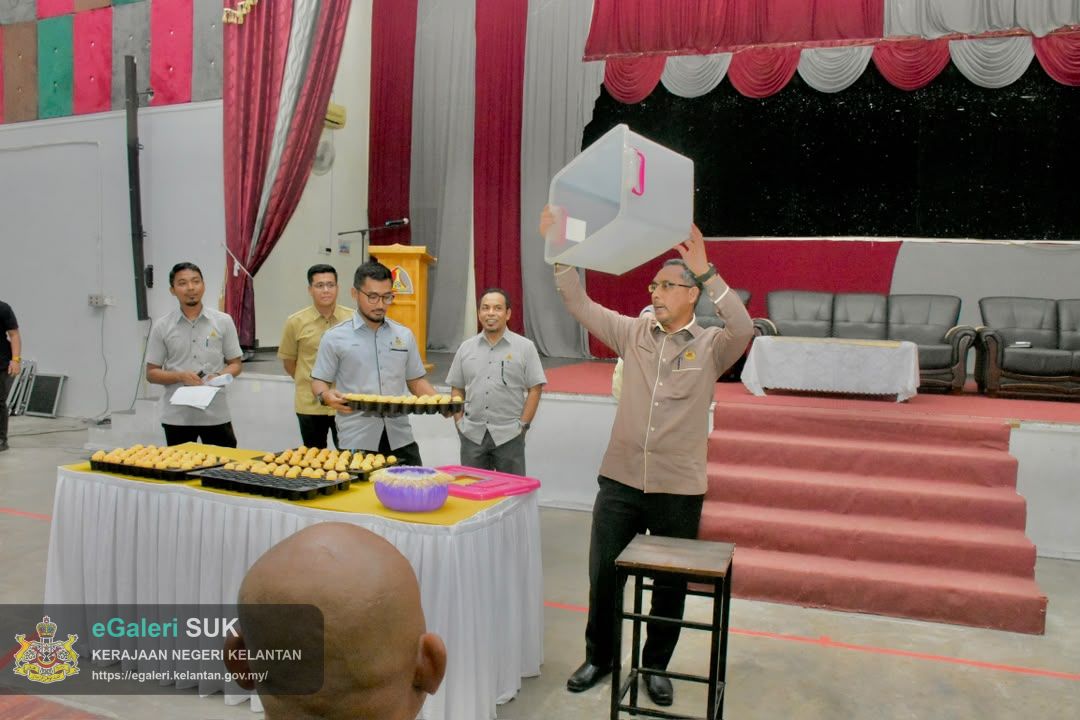 majlis-pengundian-kerjakerja-penyelenggaraan-jalan-marris-pejabat-tanah-dan-jajahan-pasir-puteh-bil-2026-20.jpg