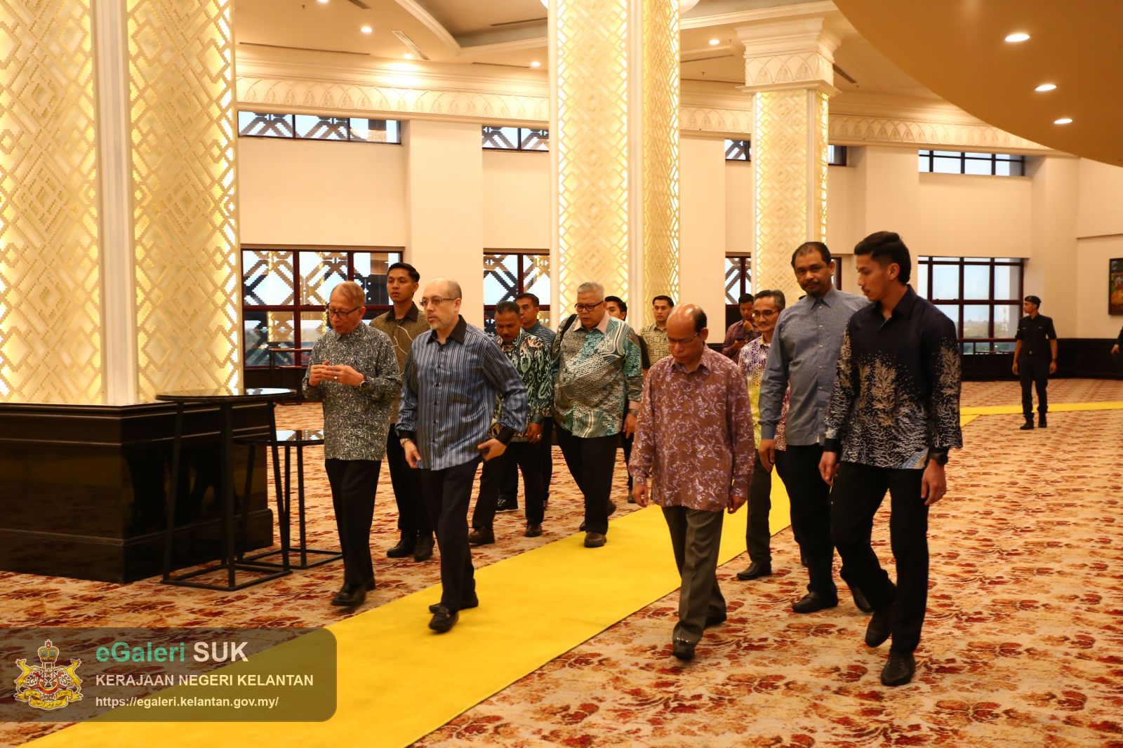 majlis-pengurniaan-sumbangan-tabung-save-palestine-kepada-humanitarian-care-malaysia-mycare-disempurnakan-oleh-yang-maha-mulia-pemangku-raja-kelantan-11.jpeg
