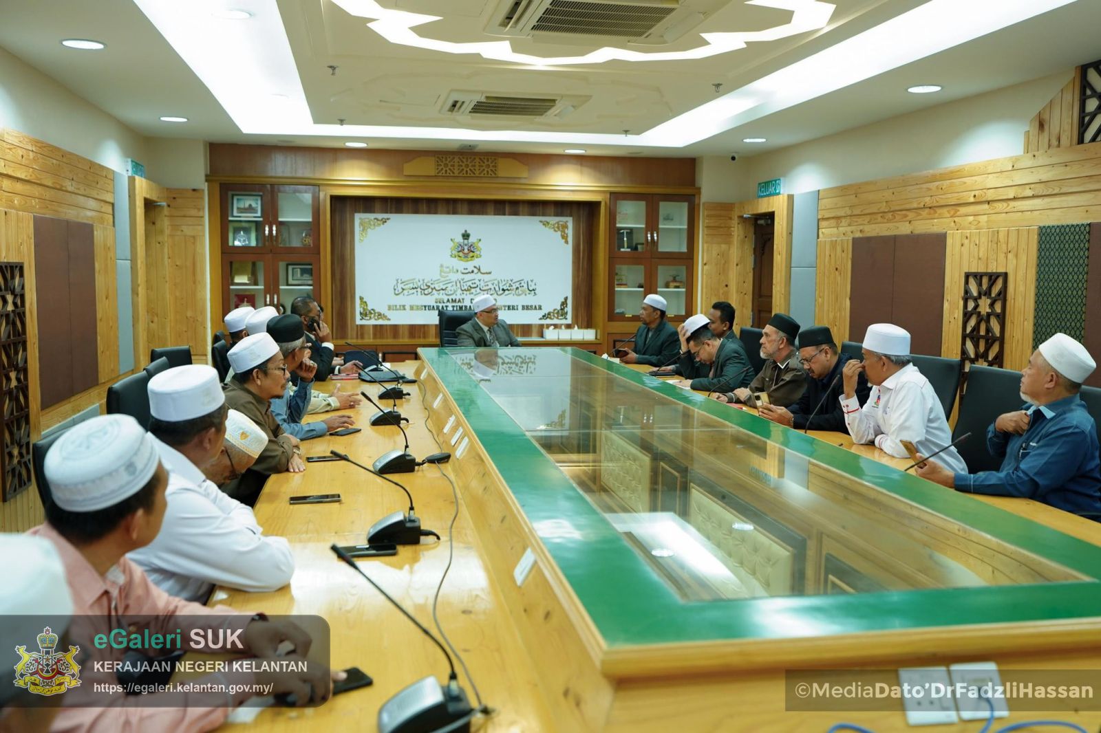 majlis-penyampaian-sumbangan-pemerkasaan-sekolah-menengah-ugama-yayasan-islam-kelantan-3.jpg