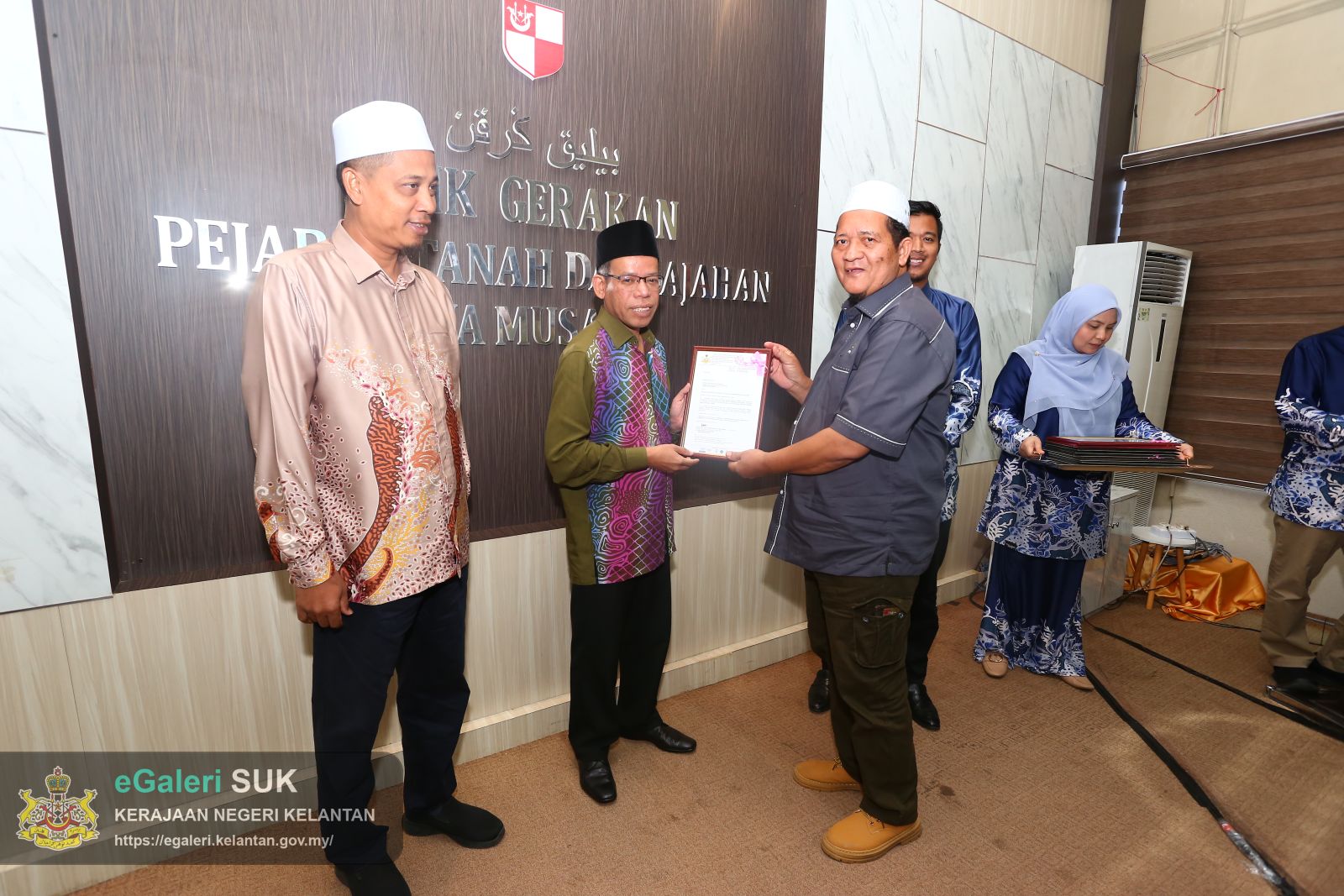 majlis-penyampaian-watikah-pelantikan-penghulu-bagi-jajahan-gua-musang-tahun-2026-21.JPG
