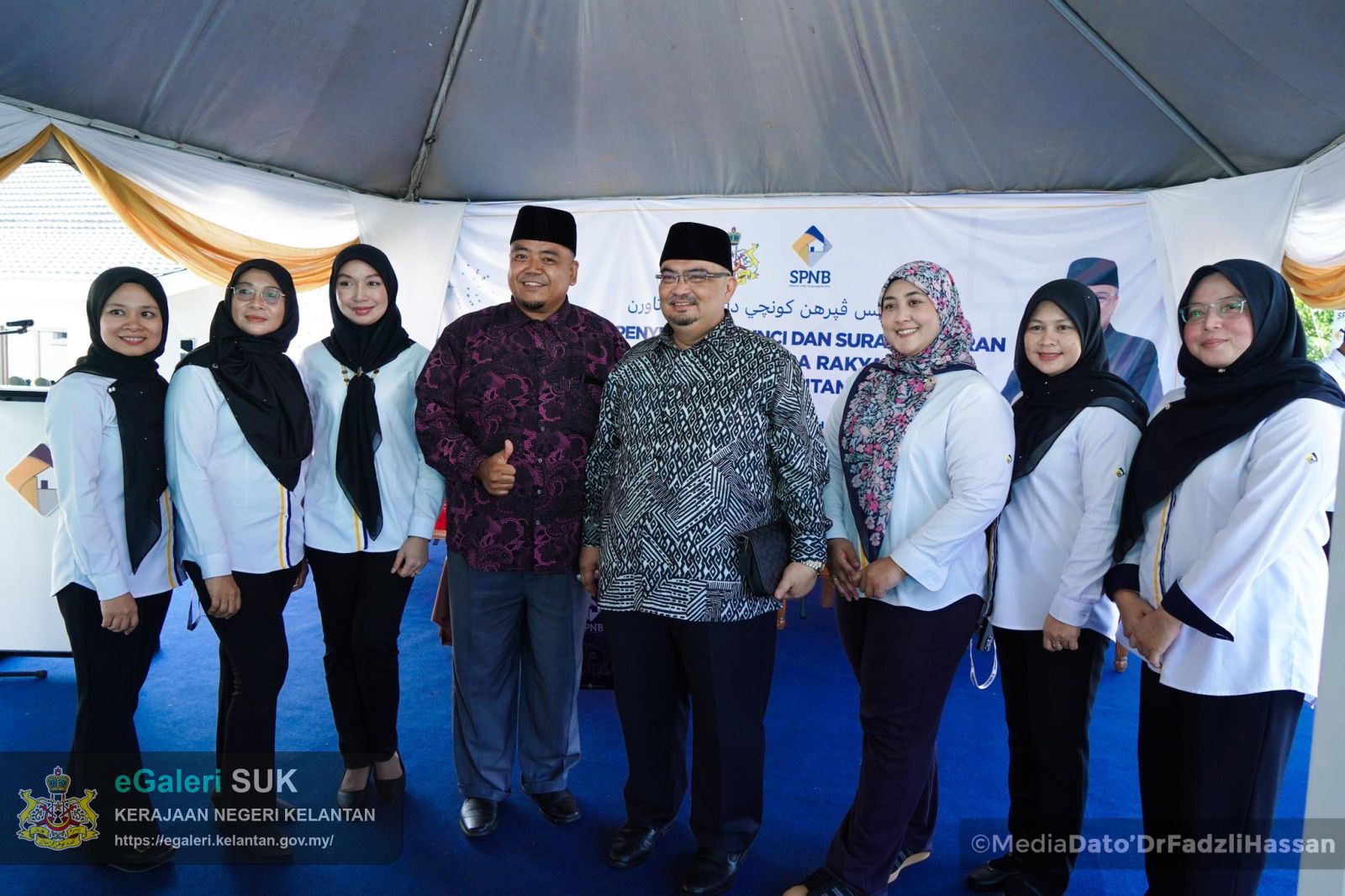 majlis-penyerahan-kunci-rumah-dan-surat-tawaran-program-rumah-mesra-rakyat-rmr-di-bawah-kelolaan-syarikat-perumahan-negara-berhad-spnb-1.jpg