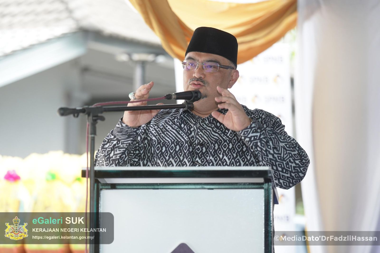 majlis-penyerahan-kunci-rumah-dan-surat-tawaran-program-rumah-mesra-rakyat-rmr-di-bawah-kelolaan-syarikat-perumahan-negara-berhad-spnb-8.jpg