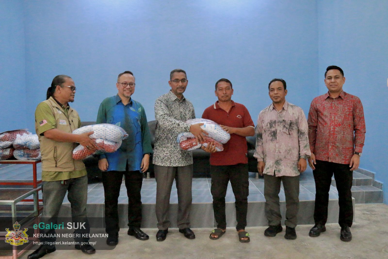 majlis-penyerahan-pukat-dan-lawatan-tapak-projek-pemerkasaan-ekonomi-nelayan-b40-di-penempatan-semula-nelayan-tok-bali-23.JPG