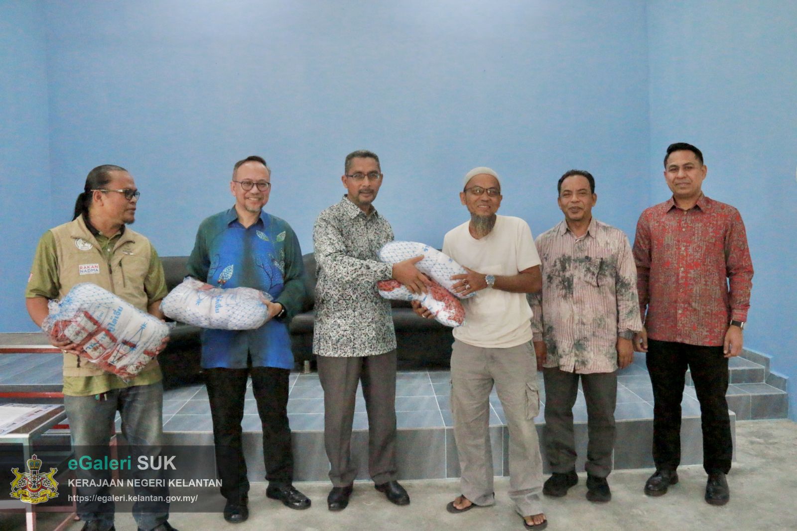 majlis-penyerahan-pukat-dan-lawatan-tapak-projek-pemerkasaan-ekonomi-nelayan-b40-di-penempatan-semula-nelayan-tok-bali-31.JPG