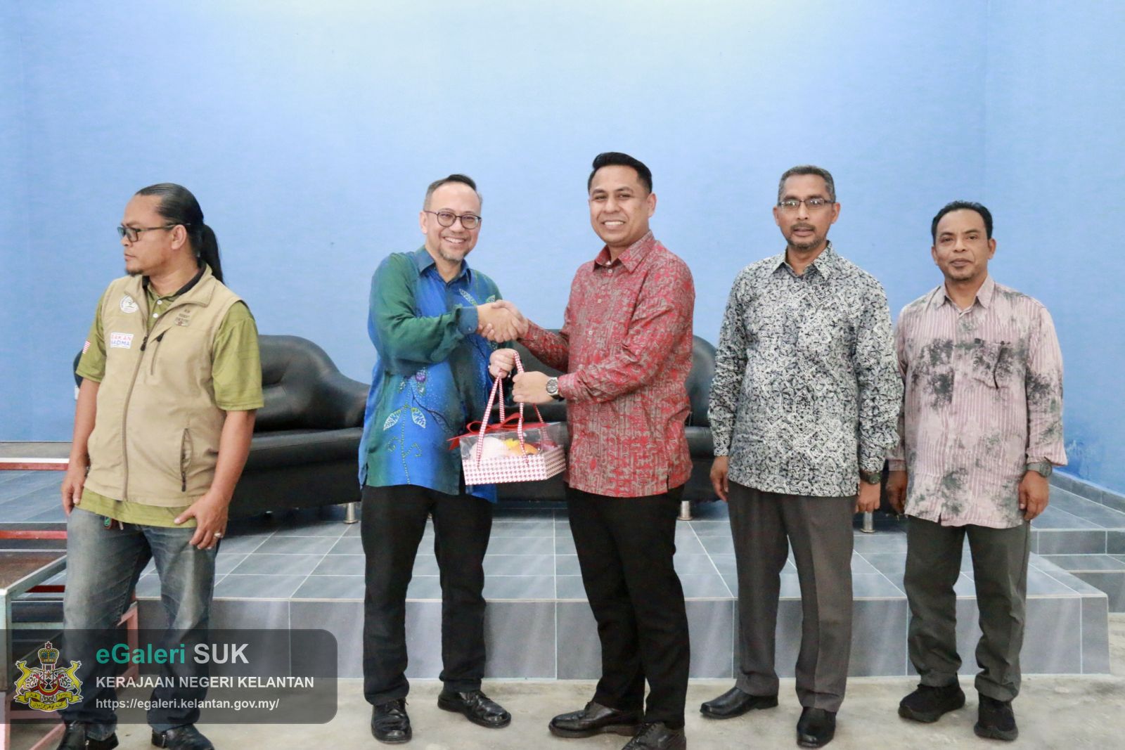 majlis-penyerahan-pukat-dan-lawatan-tapak-projek-pemerkasaan-ekonomi-nelayan-b40-di-penempatan-semula-nelayan-tok-bali-35.JPG