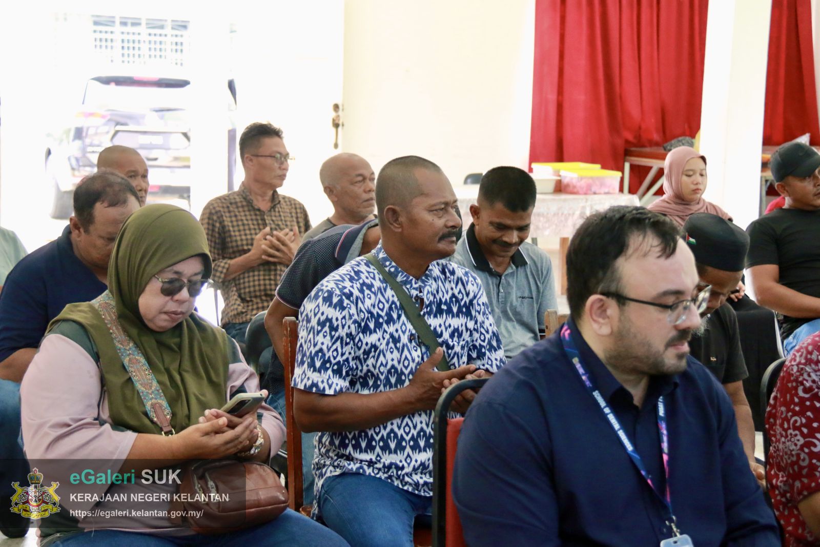 majlis-penyerahan-pukat-dan-lawatan-tapak-projek-pemerkasaan-ekonomi-nelayan-b40-di-penempatan-semula-nelayan-tok-bali-9.JPG