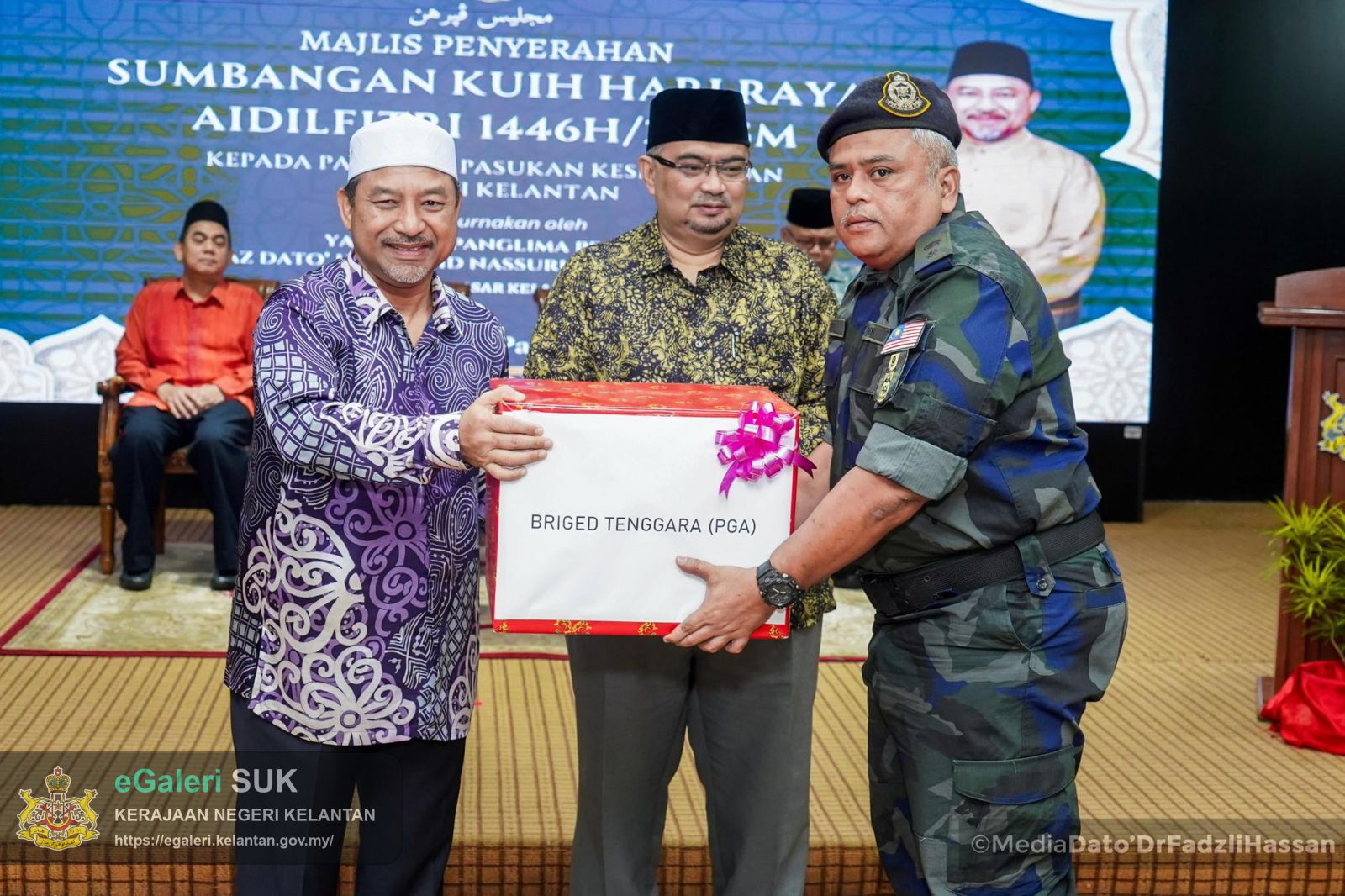 majlis-penyerahan-sumbangan-kuih-hari-raya-aidilfitri-1446h2025m-5.jpg