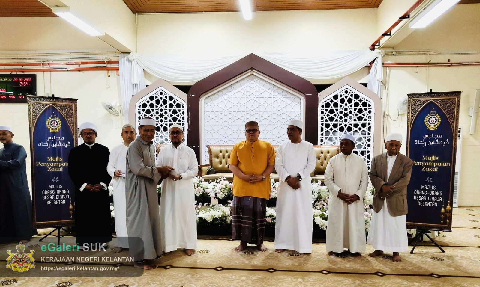 majlis-penyerahan-zakat-oleh-mob-diraja-kelantan-di-masjid-jamek-muhammadi-kota-bharu-12.jpg