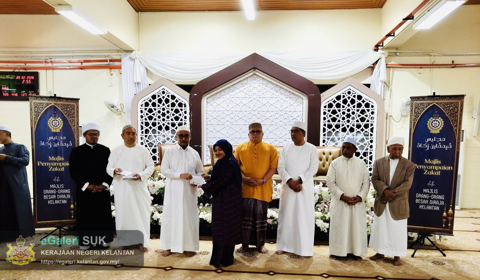majlis-penyerahan-zakat-oleh-mob-diraja-kelantan-di-masjid-jamek-muhammadi-kota-bharu-13.jpg
