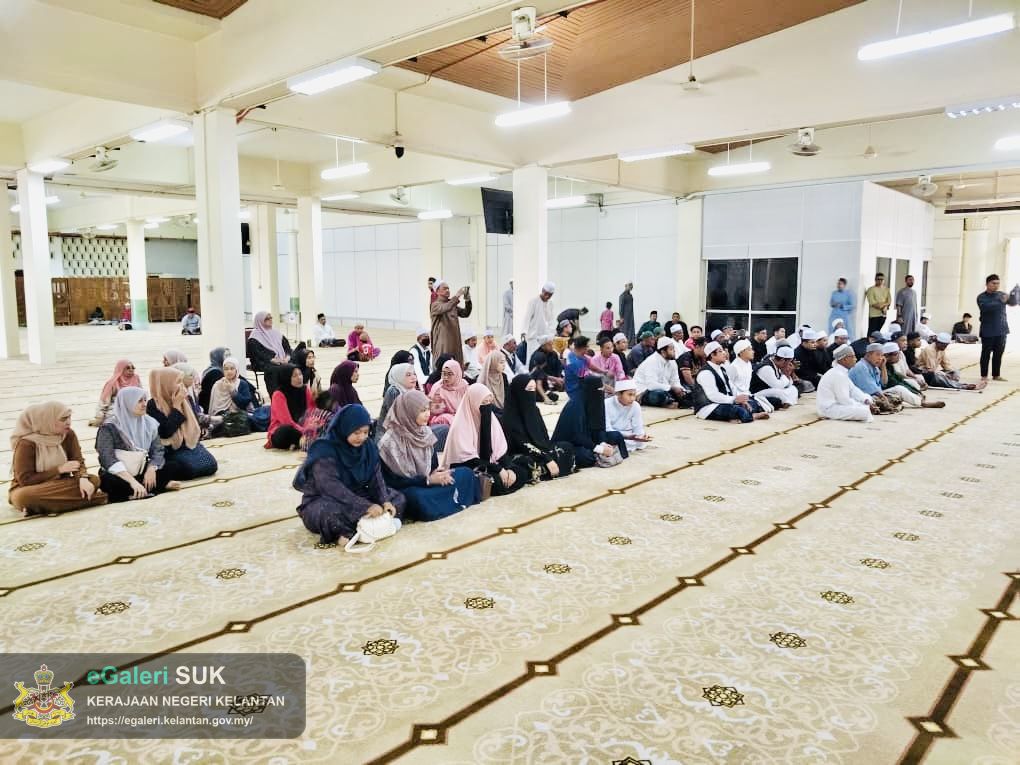 majlis-penyerahan-zakat-oleh-mob-diraja-kelantan-di-masjid-jamek-muhammadi-kota-bharu-2.jpg