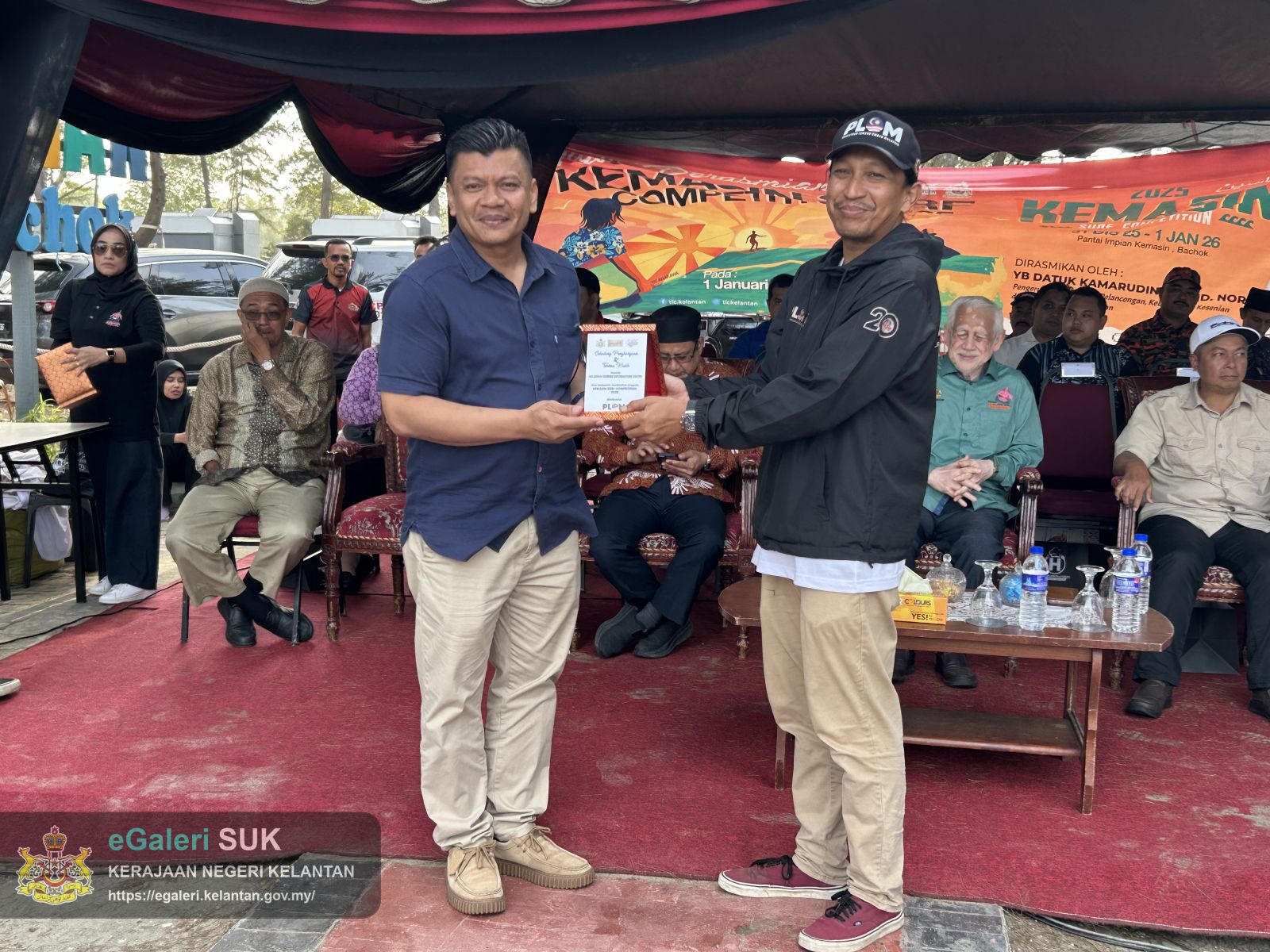 majlis-perasmian-kemasin-beach-surf-competition-16.jpg