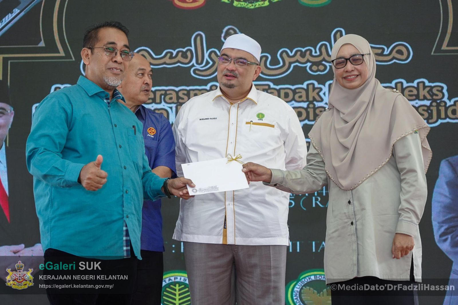 majlis-perasmian-tapak-kompleks-pengurusan-ladang-tapis-dan-masjid-serta-pelancaran-mesin-efb-press-di-kilang-sawit-tapis-jeli-15.jpg
