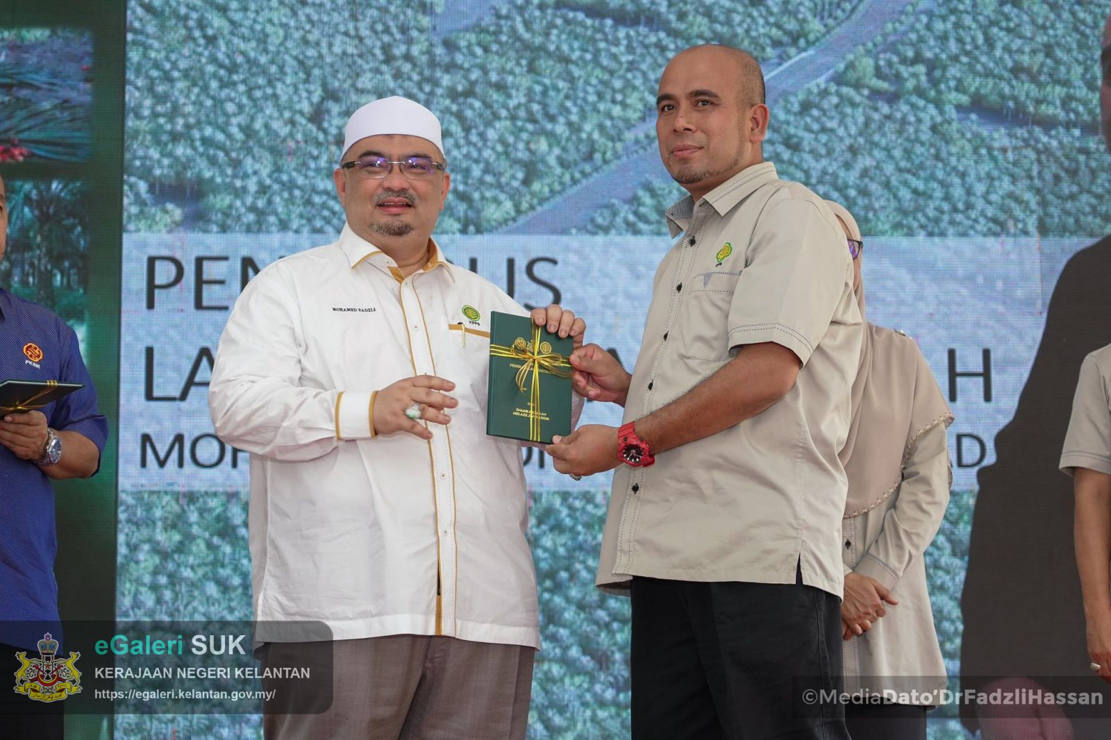 majlis-perasmian-tapak-kompleks-pengurusan-ladang-tapis-dan-masjid-serta-pelancaran-mesin-efb-press-di-kilang-sawit-tapis-jeli-16.jpg