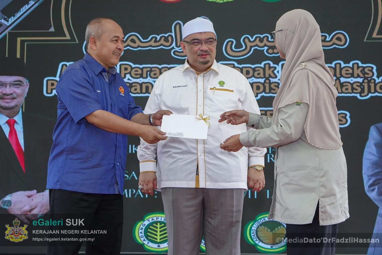 majlis-perasmian-tapak-kompleks-pengurusan-ladang-tapis-dan-masjid-serta-pelancaran-mesin-efb-press-di-kilang-sawit-tapis-jeli-19.jpg