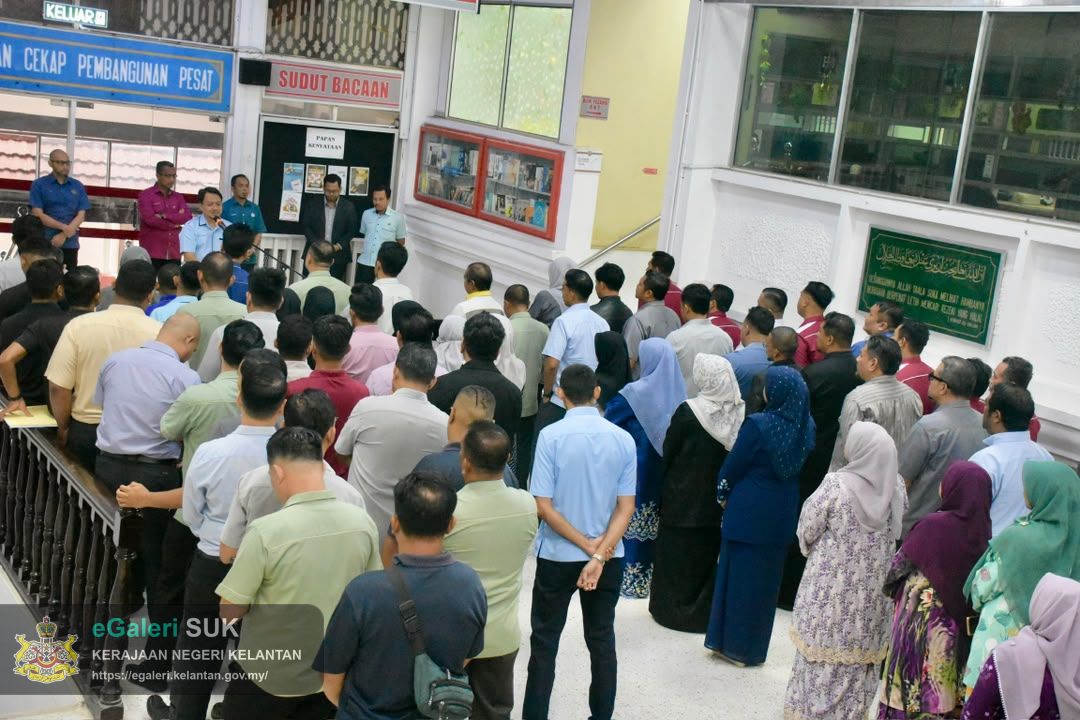 majlis-perhimpunan-bulanan-pegawai-dan-kakitangan-pejabat-tanah-dan-jajahan-pasir-puteh-bersama-tuan-ketua-jajahan-18.jpeg