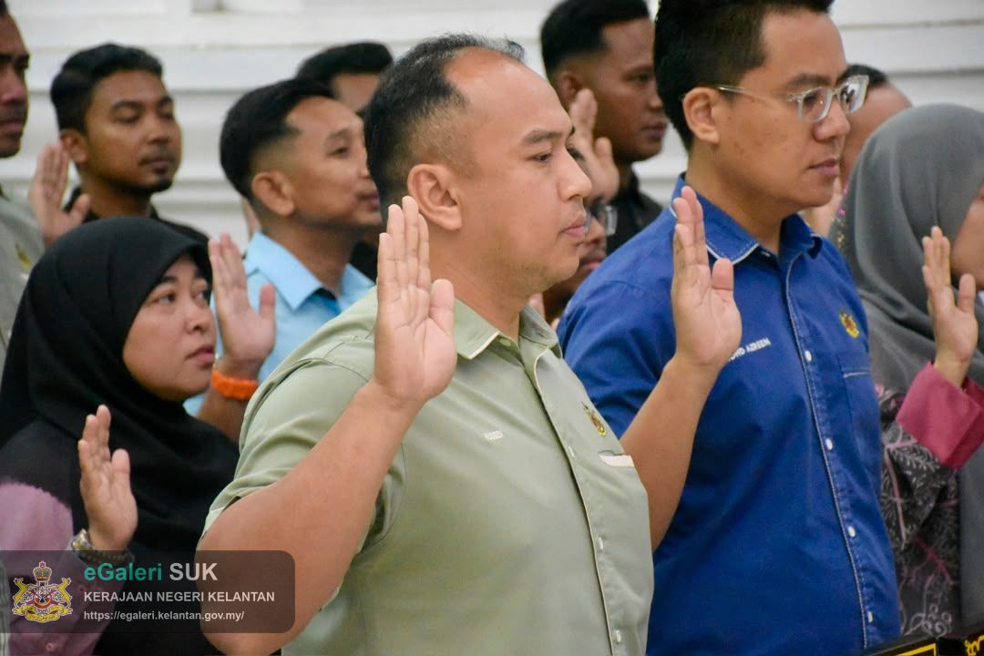 majlis-perhimpunan-bulanan-pegawai-dan-kakitangan-pejabat-tanah-dan-jajahan-pasir-puteh-bersama-tuan-ketua-jajahan-21.jpeg