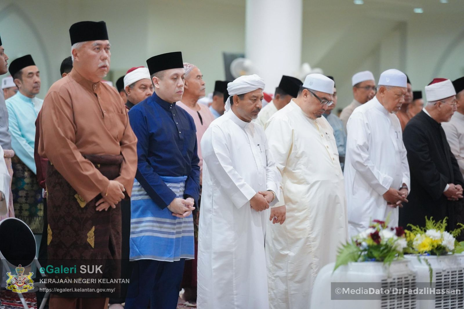 majlis-solat-hajat-dan-doa-selamat-sempena-perayaan-ulang-tahun-hari-keputeraan-kebawah-duli-yang-maha-mulia-sultan-muhammad-v-yang-ke56-7.jpg