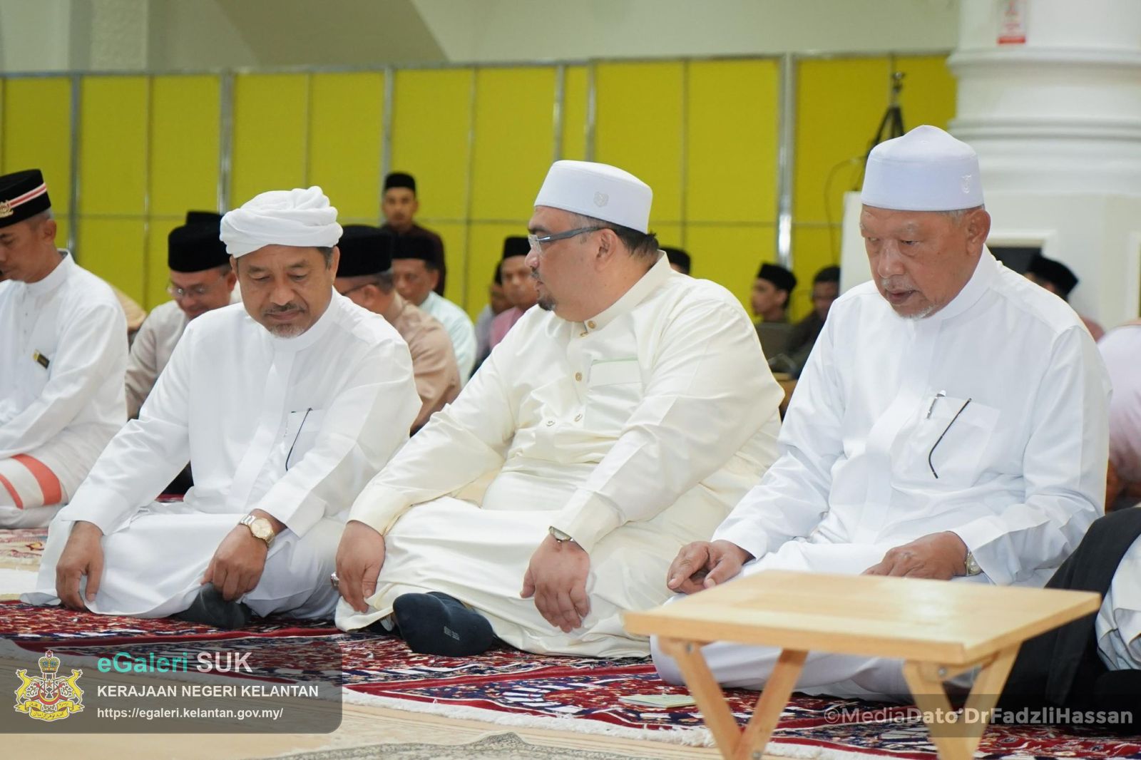 majlis-solat-hajat-dan-doa-selamat-sempena-perayaan-ulang-tahun-hari-keputeraan-kebawah-duli-yang-maha-mulia-sultan-muhammad-v-yang-ke56-8.jpg