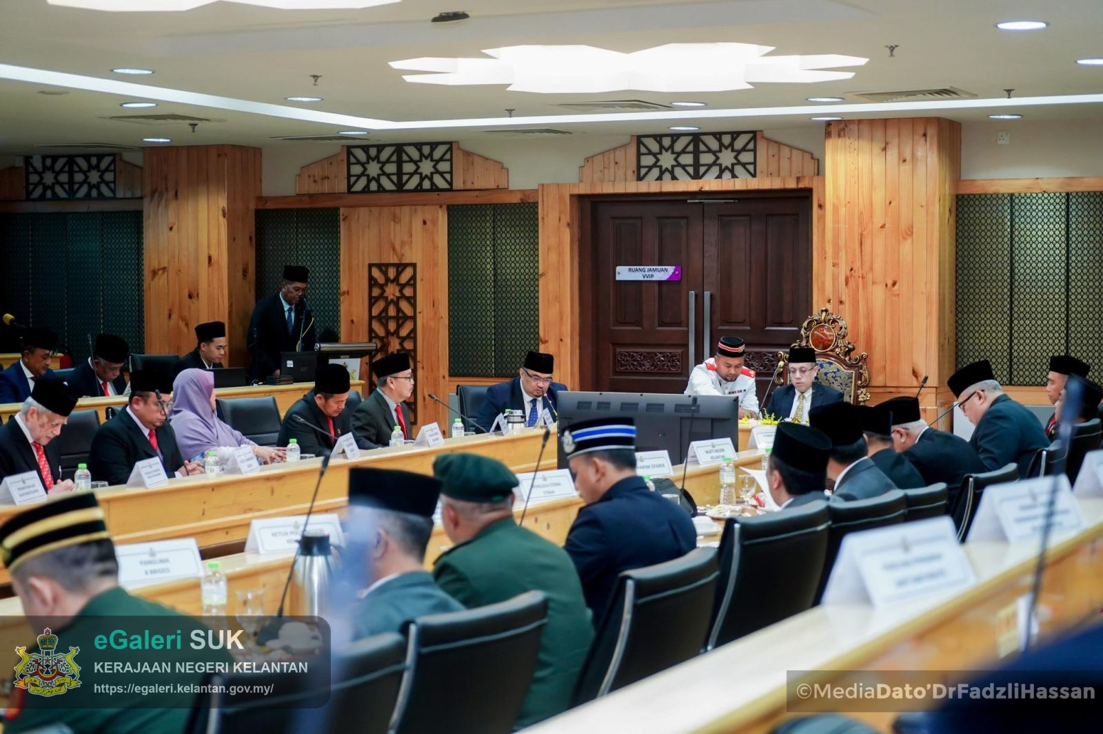 mesyuarat-jawatankuasa-agung-sempena-perayaan-ulang-tahun-hari-keputeraan-kdymm-sultan-muhammad-v-yang-ke56-tahun-2025-2.jpg