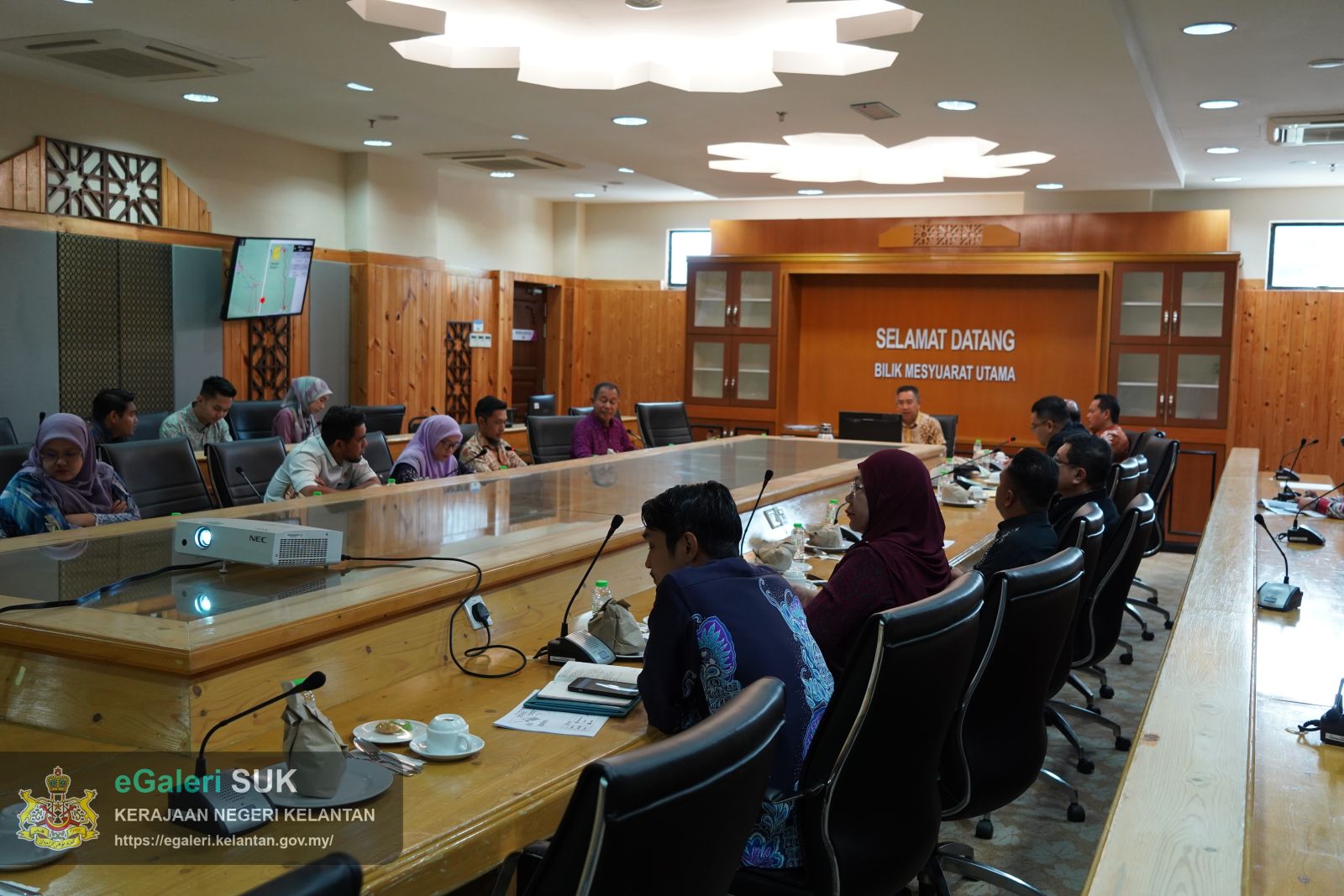 mesyuarat-penyelarasan-bagi-pembinaan-jalan-bagi-projek-pembangunan-bandar-peranginan-tanah-tinggi-di-gunung-chamah-mukim-ulu-nenggiri-daerah-bertam-jajahan-gua-musang-kelantan-9.JPG