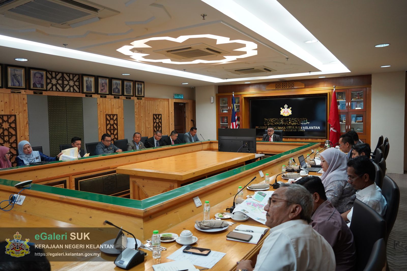 mesyuarat-penyelarasan-infrastruktur-jalan-bagi-projek-pembangunan-tanah-tinggi-di-gunung-chamah-mukim-ulu-nenggiri-daerah-bertam-jajahan-gua-musang-kelantan-13.JPG