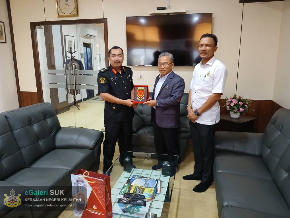 kunjung-hormat-kepada-ketua-jajahan-kota-bharu-1.jpg