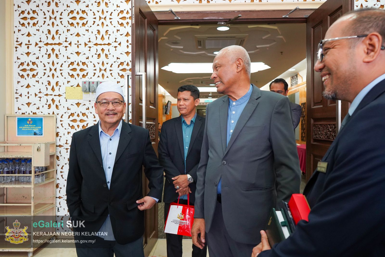 kunjungan-hormat-lawatan-pelabur-dari-negara-china-kepada-kerajaan-negeri-kelantan-tahun-2025-17.jpg