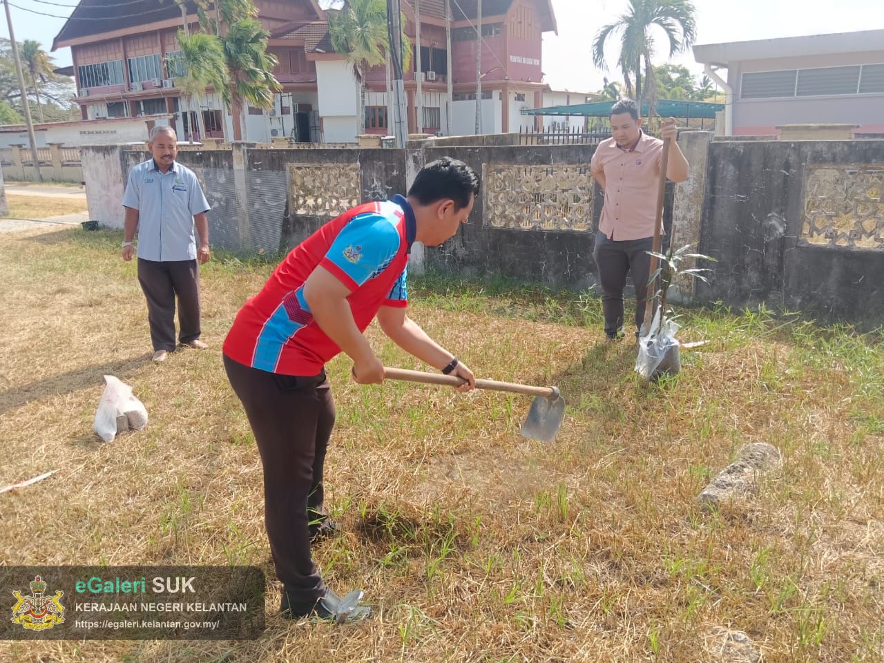kursus-asas-penanaman-pokok-hiasan-dan-penanaman-pokok-mangga-11.jpeg